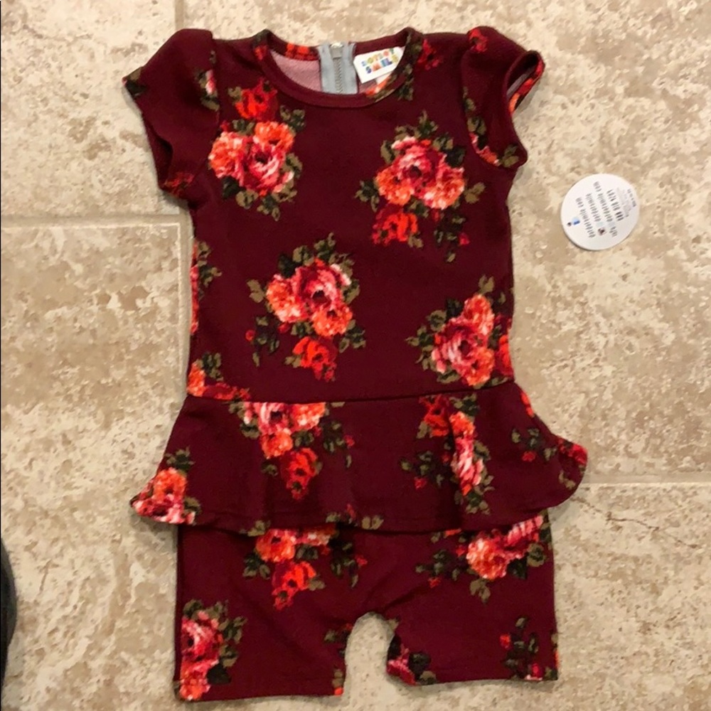 For dot smile rose romper